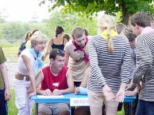 �������