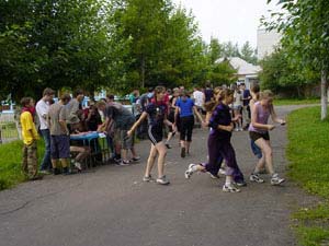 �������