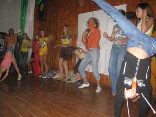 �������